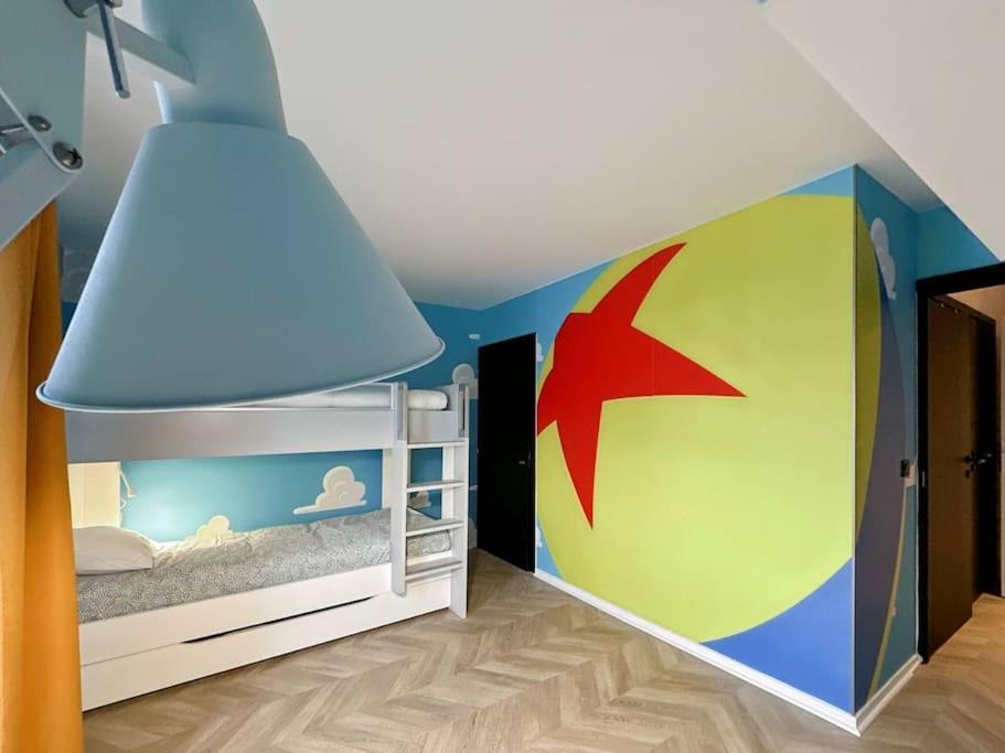 The Art Of Disney Chessy Exteriör bild