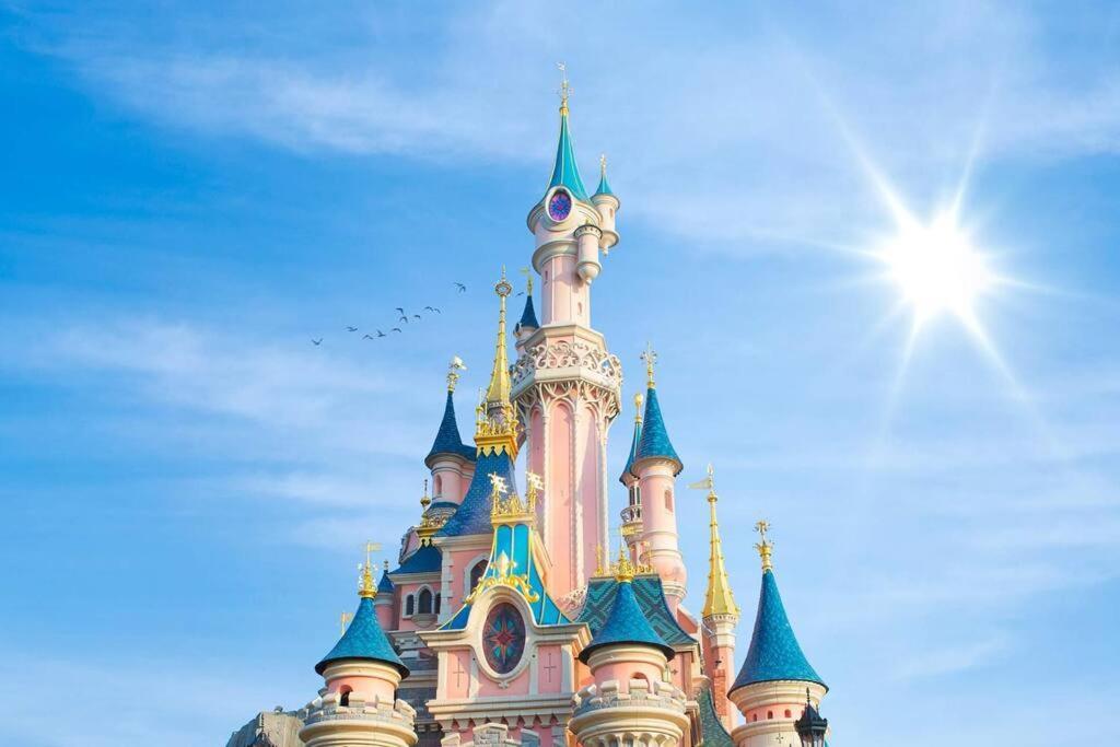 The Art Of Disney Chessy Exteriör bild
